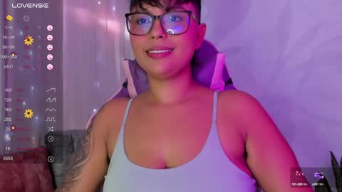 Snapshot of luna__cute chatting on December 5, 3:39 pm Luna online show from December 5, 3:39 pm