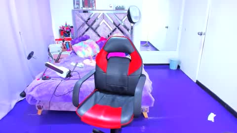 luna_analya online show from February 3, 12:43 pm