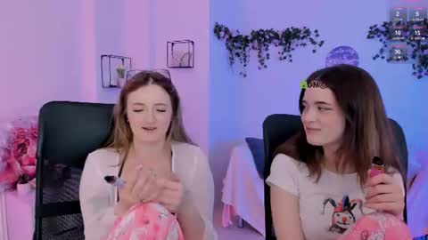luna_berryy online show from July 28, 8:52 pm