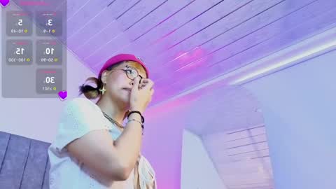 luna_blooms online show from April 13, 12:39 pm