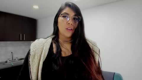 luna  online show from October 24, 11:39 am