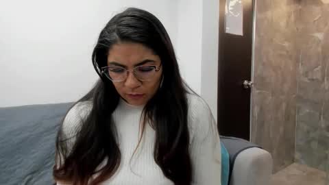 luna  online show from November 23, 11:23 am