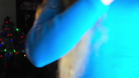 Snapshot of luna_evan chatting on December 30, 12:09 pm luna_evan online show from December 30, 12:09 pm