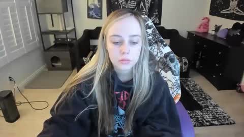 Luna online show from February 5, 4:43 pm