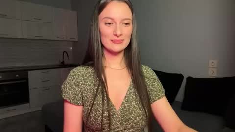 luna_raee online show from November 4, 2:11 pm