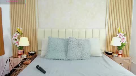 Luna Taylors online show from January 16, 11:39 am