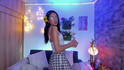 luna_valen online show from February 24, 4:44 am