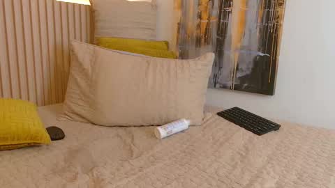 luna_valle online show from February 12, 9:27 pm