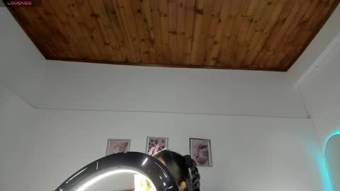 luna_velveth1 online show from April 16, 10:37 am