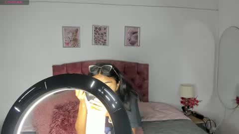 luna_velveth1 online show from April 18, 10:40 am