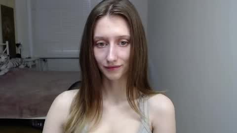 L U N A  online show from April 15, 6:25 am