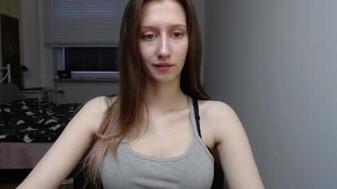 L U N A  online show from February 11, 6:59 am