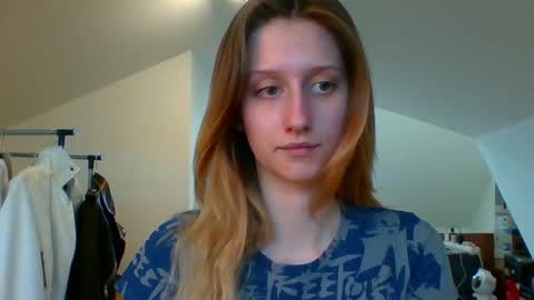 L U N A  online show from February 12, 3:06 pm