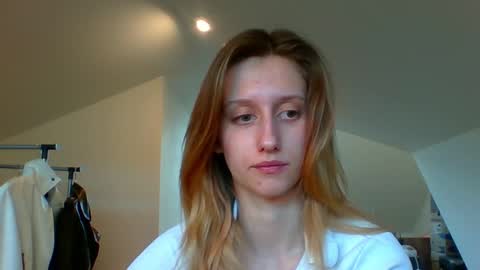 L U N A  online show from February 14, 3:05 pm