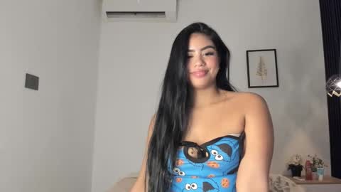 lunaa08 online show from March 29, 9:08 am