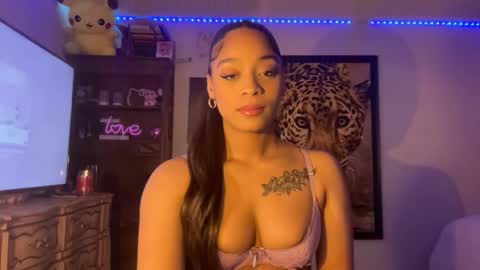 lunaa_11 online show from November 15, 8:32 pm