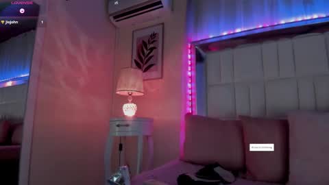 lunaablaze online show from November 14, 4:40 pm