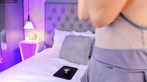 Luna  online show from February 9, 5:04 pm