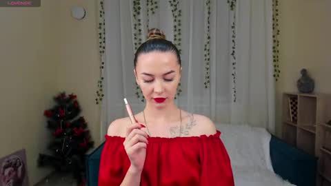 lunadairy1_ online show from January 9, 12:31 pm