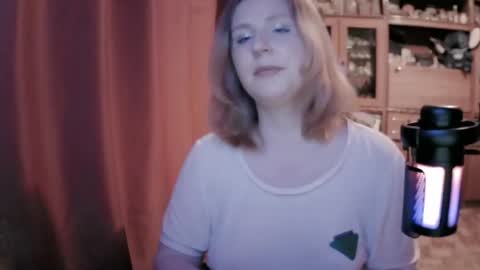 lunamystique_ online show from April 28, 2:54 pm