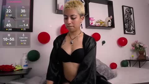 lunarichy online show from December 3, 8:00 pm