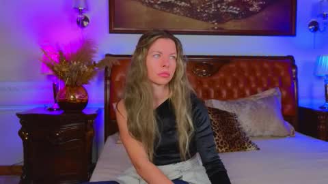 Luna Rishi online show from November 28, 7:00 am