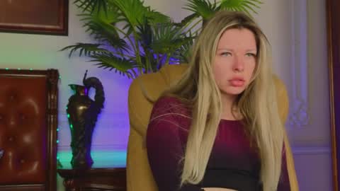 Luna Rishi online show from April 17, 6:26 am