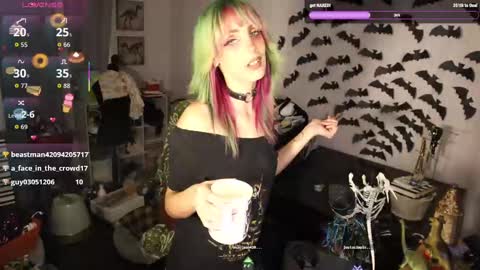 ..LunaSparkles. online show from October 13, 6:05 am