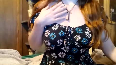 lunathepoet online show from August 4, 9:26 am