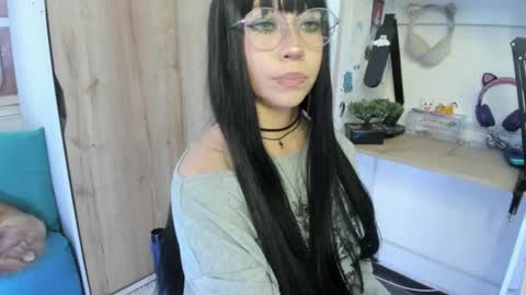 lunivyra online show from July 31, 4:08 pm