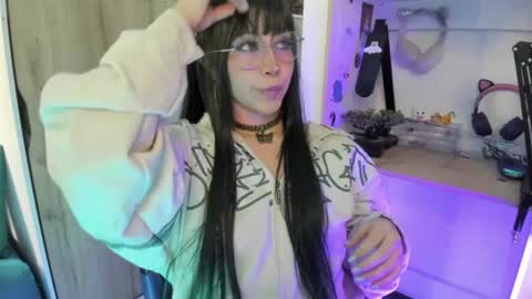 lunivyra online show from July 20, 5:14 pm