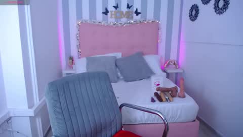 lunna_boobs20 online show from January 24, 5:10 am