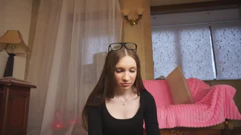 Luna online show from April 25, 3:20 pm