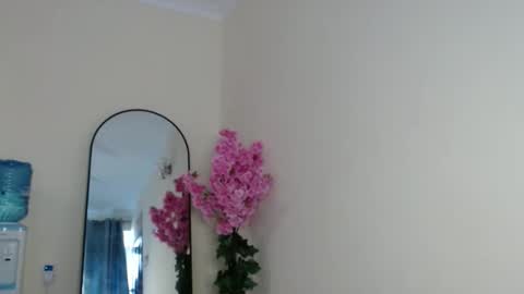 luo_queen online show from February 28, 11:20 am