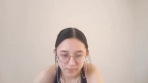 Roxie online show from April 7, 2:52 pm