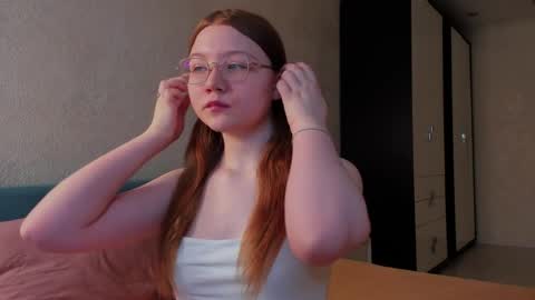 Tessa online show from April 7, 1:29 am