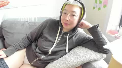 LuxGray online show from March 8, 6:12 pm