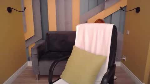 LuxSiren online show from April 15, 7:42 am