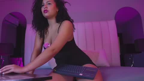 Luxy Lux online show from April 13, 11:49 pm