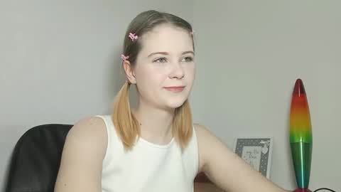 Snapshot of lydiasunny chatting on September 21, 6:06 pm Lydia online show from September 21, 6:06 pm