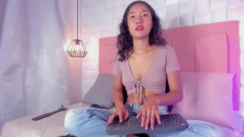 Lyhana Lee online show from March 1, 4:00 pm