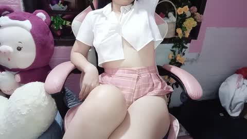 lyly_sweet97 online show from March 1, 12:50 am