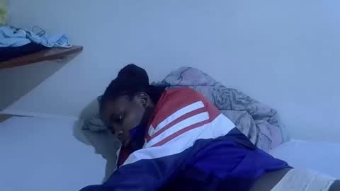 lyn_anna online show from February 27, 12:10 am