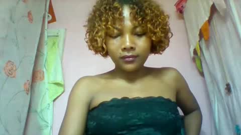 lyndah19 online show from February 2, 7:35 pm