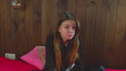 Snapshot of lyndsaymcghan chatting on September 25, 8:02 am Nancy online show from September 25, 8:02 am