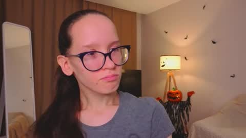 Sara online show from November 27, 4:43 pm