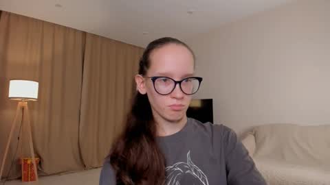 Sara online show from October 7, 4:22 pm