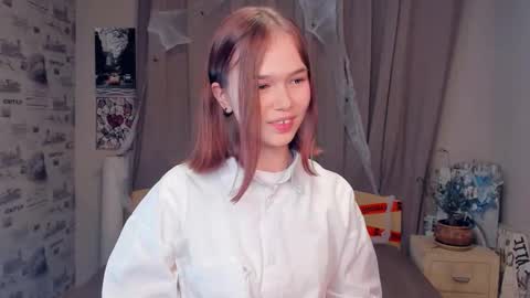 Cozy Lynns room online show from November 19, 8:58 am