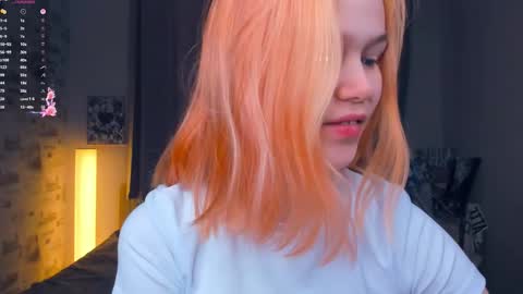 Cozy Lynns room online show from February 12, 8:49 am