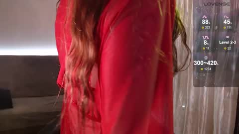 lynne_dawson online show from February 25, 2:26 pm